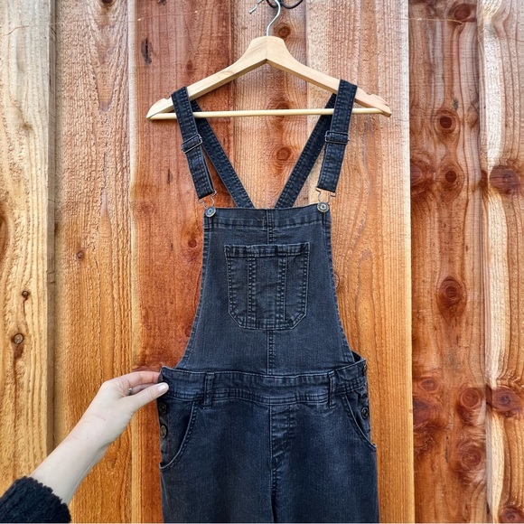 Vintage Black Wash Low Rise Skinny Cropped Overalls 🌿 - Picture 2 of 10